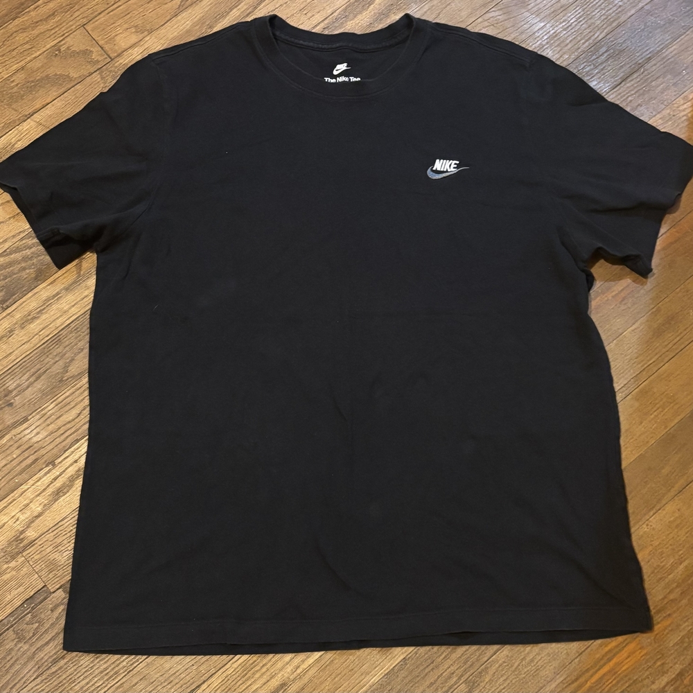 Nike Men's Classic Black Tee
